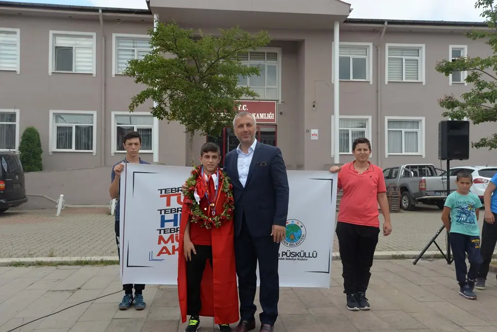 Haber: Mükremin Aktaş’a coşkulu karşılama - Galeri-3