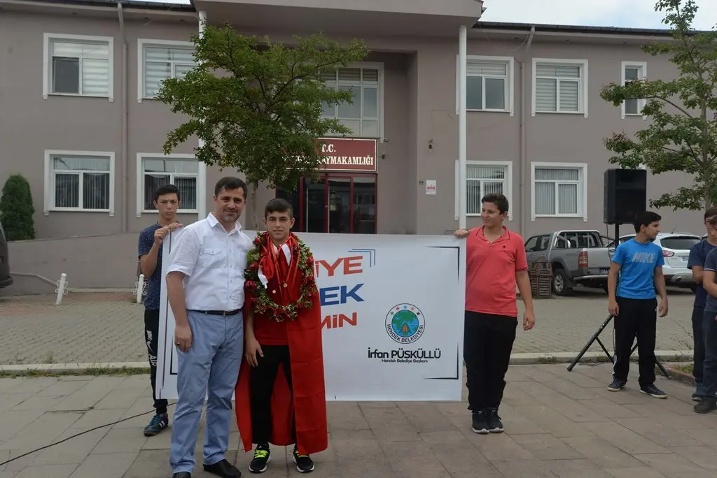 Haber: Mükremin Aktaş’a coşkulu karşılama - Galeri-4