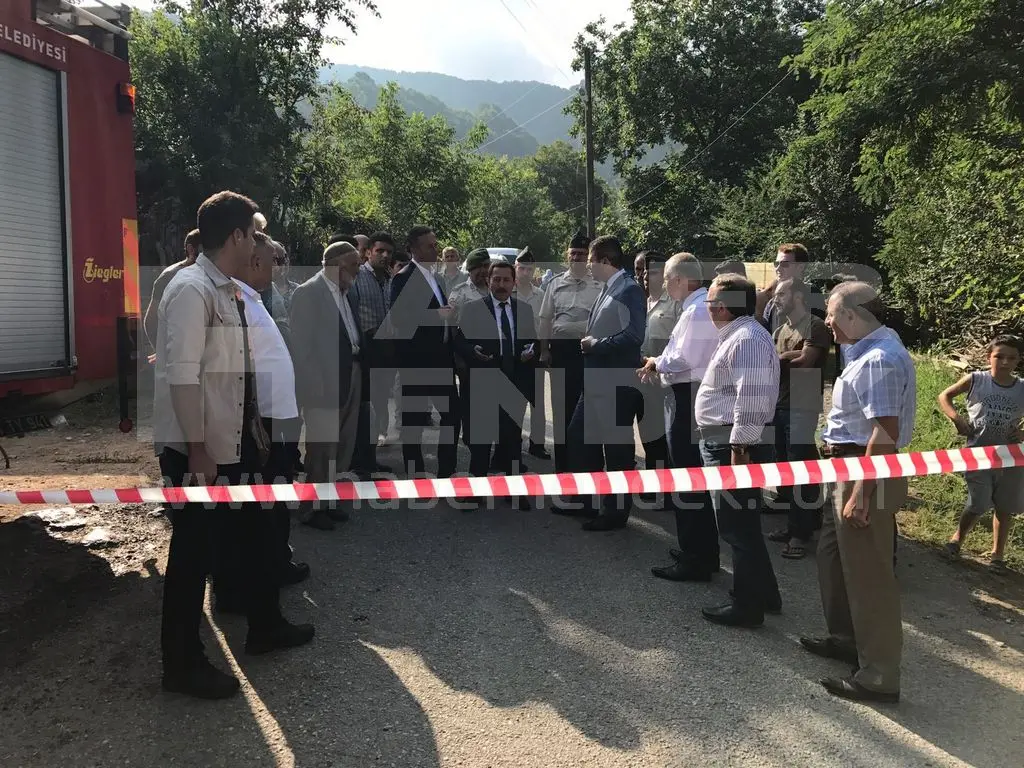 Haber: İşçileri Taşıyan Traktör Devrildi 7 Ölü, 9 Yaralı (1) - Galeri-1