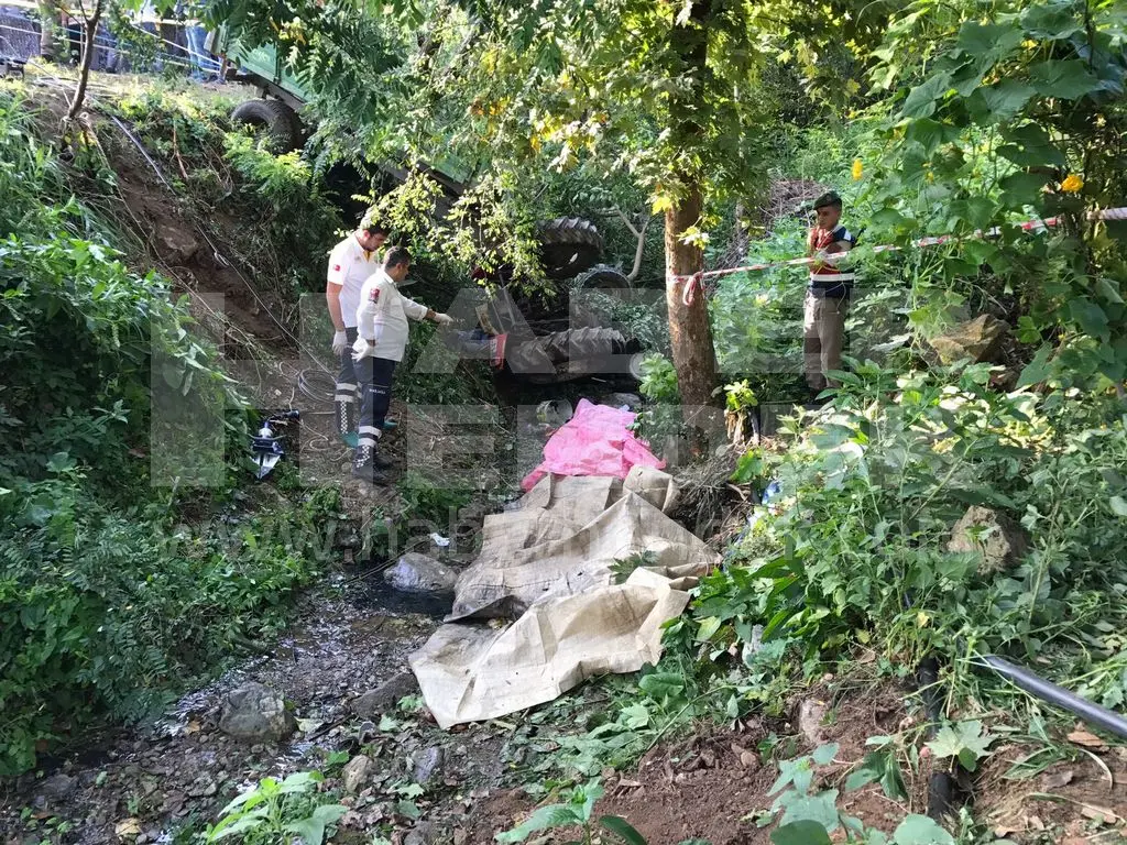 Haber: İşçileri Taşıyan Traktör Devrildi 7 Ölü, 9 Yaralı (1) - Galeri-2