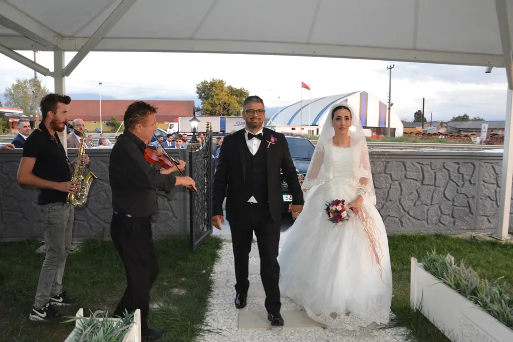 Haber: Mine ile Ömer Bir Ömür Hayata Yelken Açtılar - Galeri-1