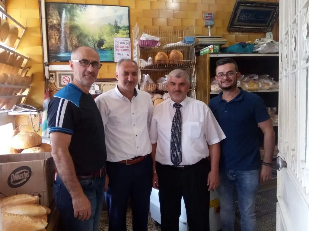 Haber: Bedir ve ekibi Esnaflarla Bayramlaştı - Galeri-1