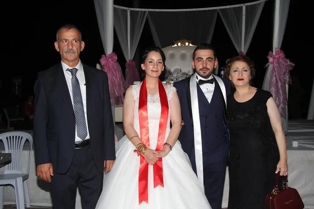 Haber: Kübra ve Atahan Bir Ömür Mutluluğa Yelken Açtılar - Galeri-7
