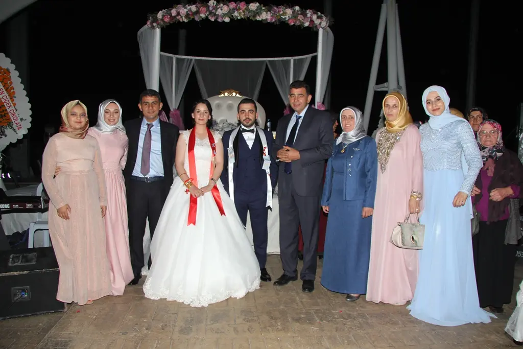 Haber: Kübra ve Atahan Bir Ömür Mutluluğa Yelken Açtılar - Galeri-5