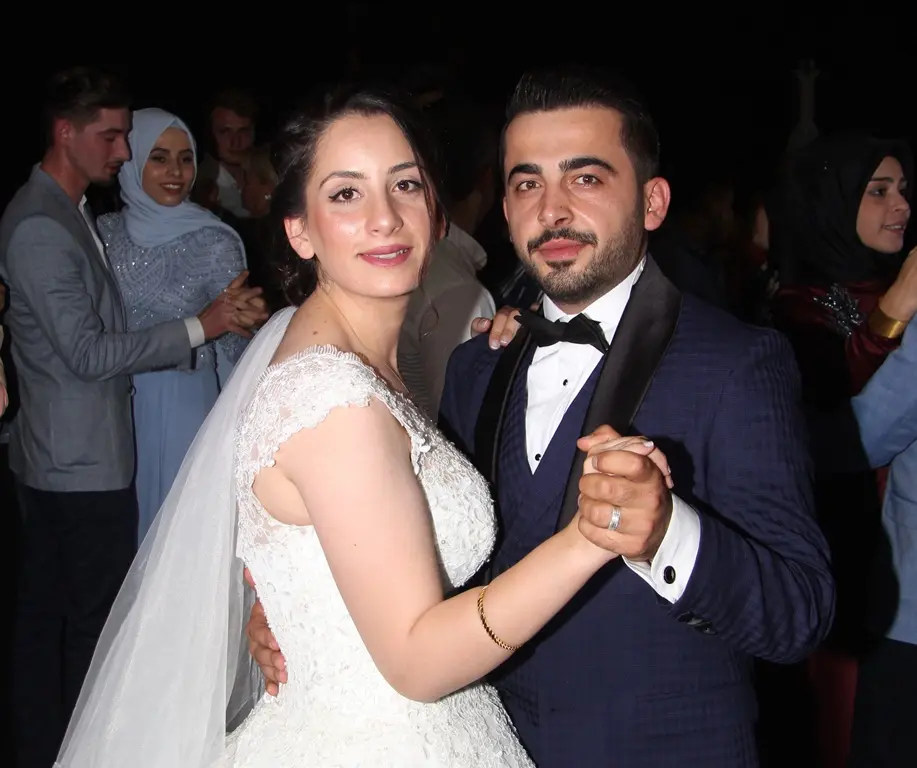 Haber: Kübra ve Atahan Bir Ömür Mutluluğa Yelken Açtılar - Galeri-3