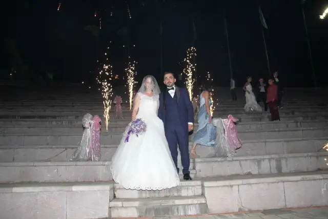 Kübra ve Atahan Bir Ömür Mutluluğa Yelken Açtılar