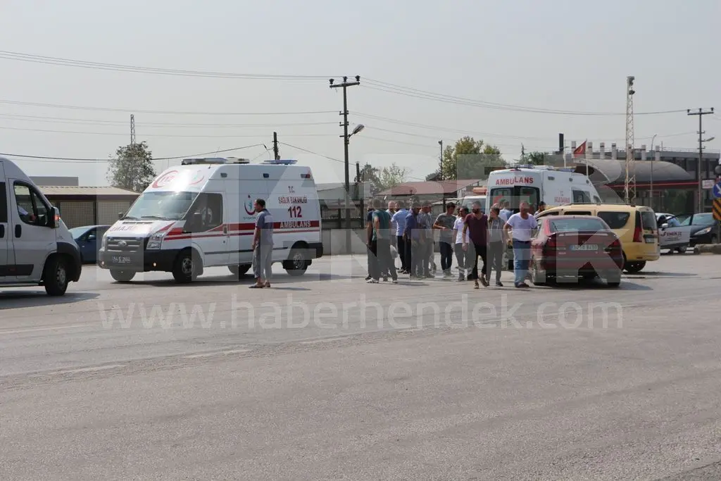 Haber: HENDEK D-100’DE KAZA 3 YARALI - Galeri-2