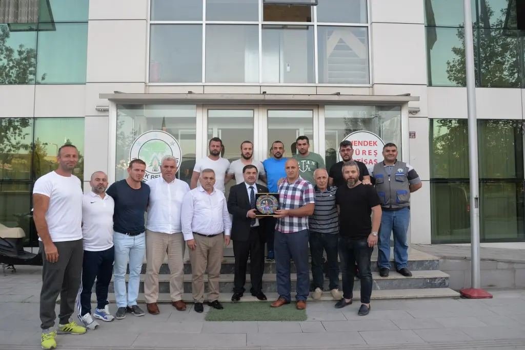 Haber: TGF Başkanı Hendek’teydi - Öne Çıkan