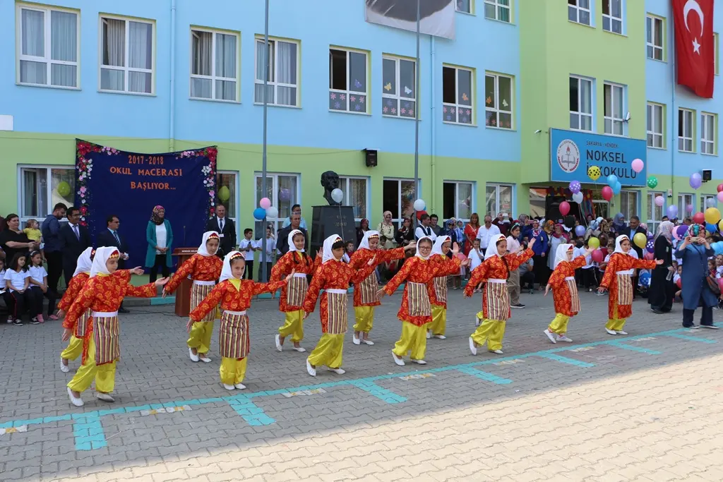 Haber: Hendek’te Öğrenciler Ders Başı Yaptı - Galeri-2