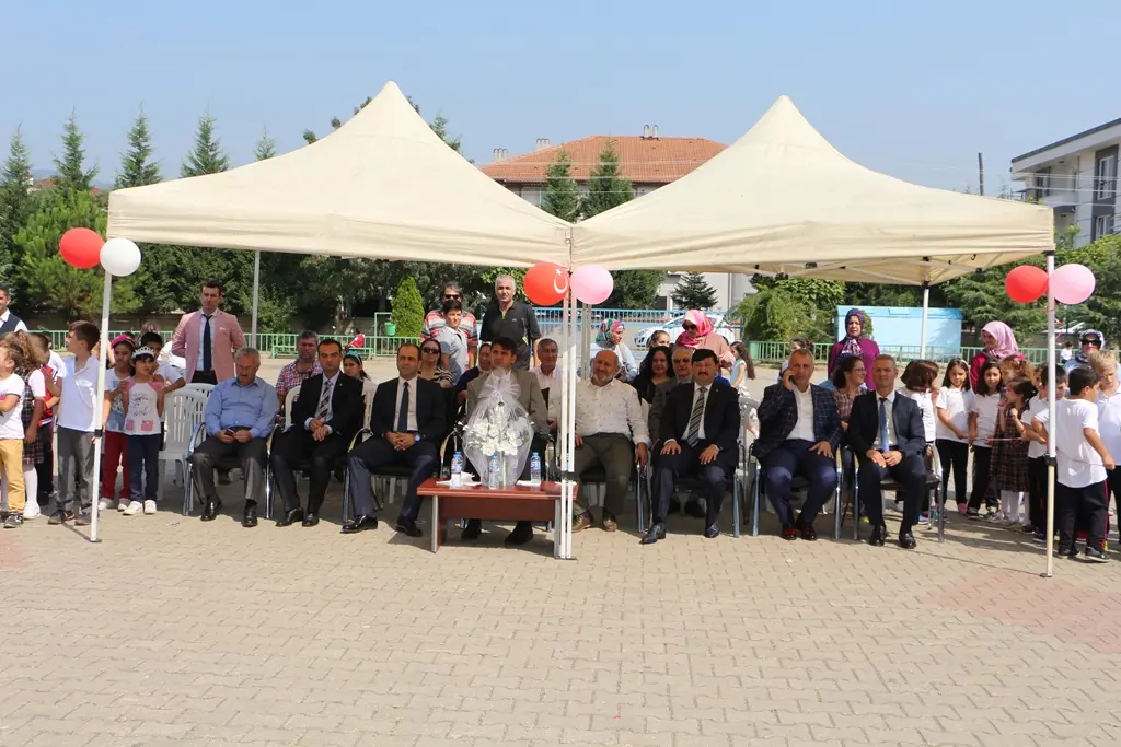 Haber: Hendek’te Öğrenciler Ders Başı Yaptı - Galeri-3