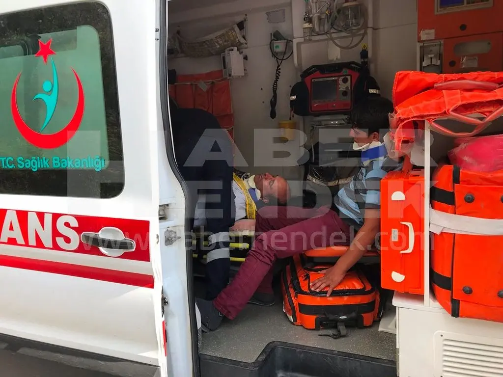 Haber: Hendek'te Araç Şarampole Yuvarlandı 2 Yaralı - Galeri-2