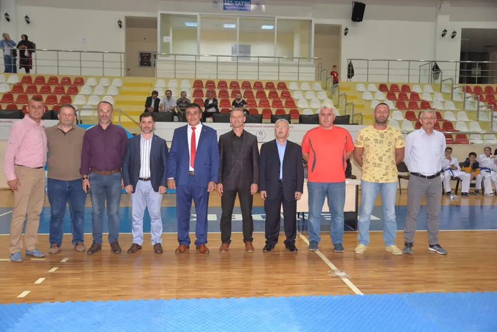 Haber: Hendek’li Karateciler terfi etti - Galeri-9