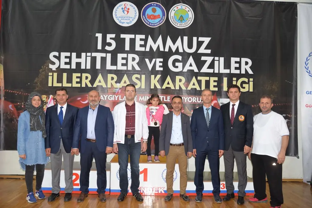Haber: 15 Temmuz Şehitleri Lig Maçları Hendek’te yapıldı - Galeri-6