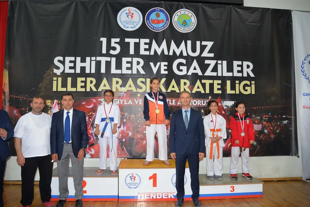 Haber: 15 Temmuz Şehitleri Lig Maçları Hendek’te yapıldı - Galeri-4
