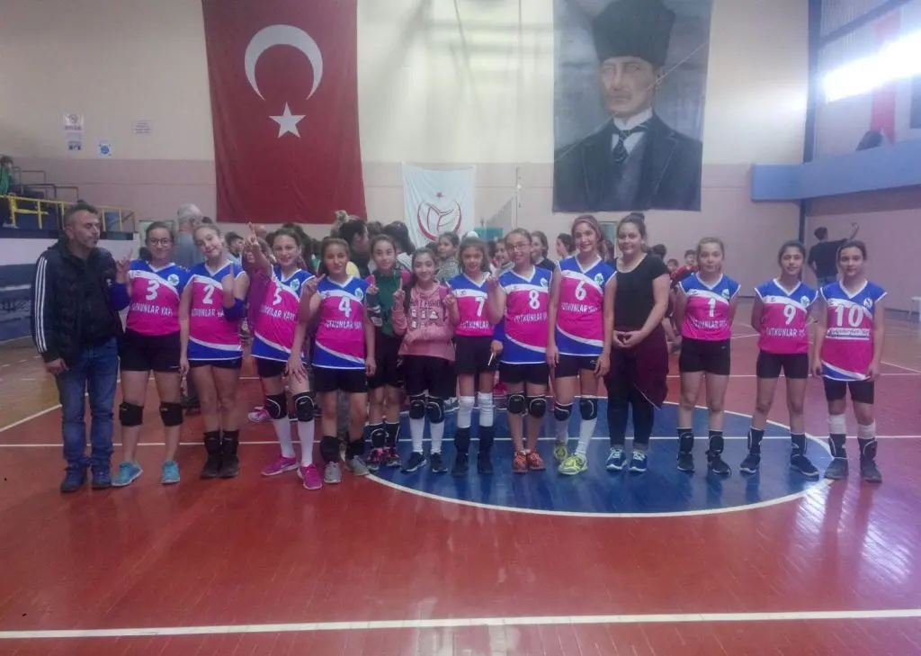 Haber: Ş. Mahmutbeyin Minikleri Voleybolun Şampiyonu Oldu - Galeri-1