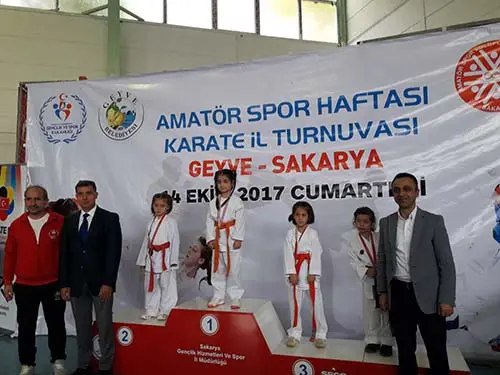 Haber: Halk Eğitim Karate  yükselişte - Galeri-1