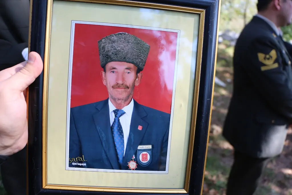 Haber: Kıbrıs Gazisi Son Yolculuğuna Uğurlandı - Galeri-1