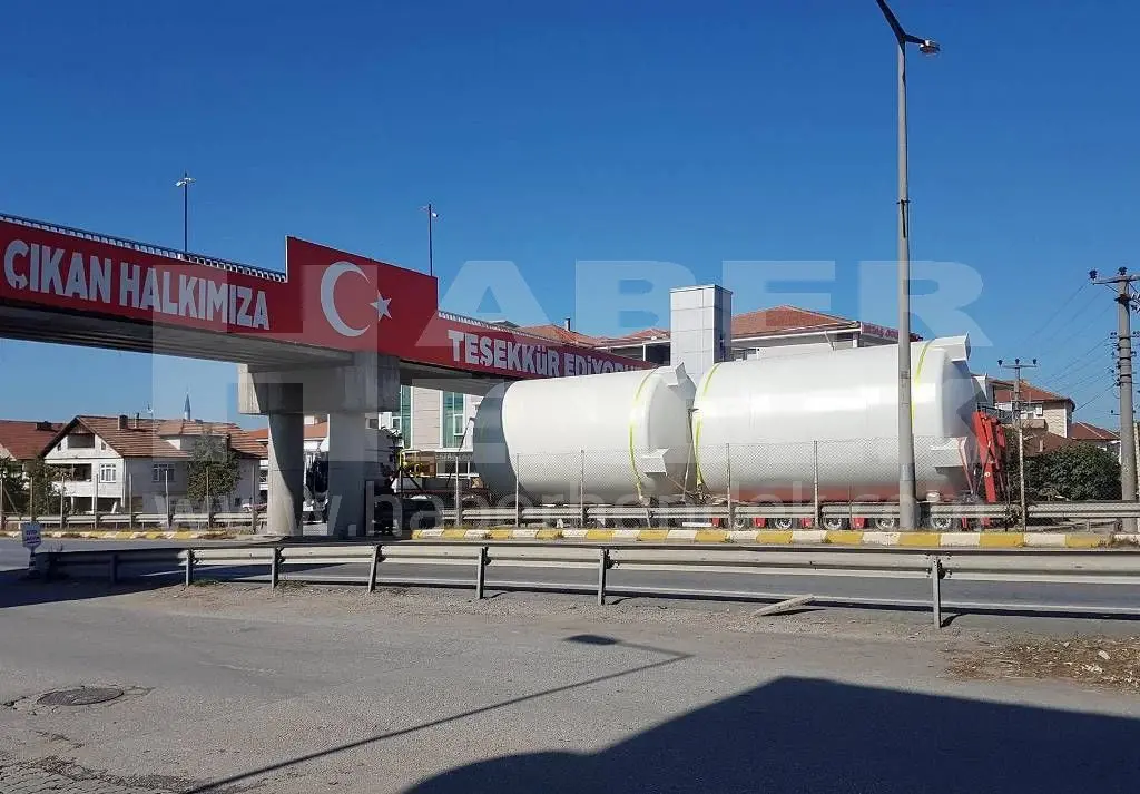 Haber: Hendek'te Üst Geçide Takıldı - Öne Çıkan