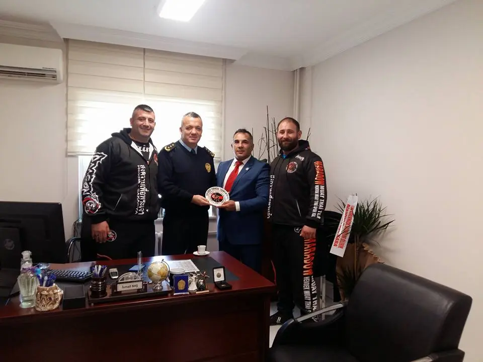 Haber: Muay Thai Kulübü Emniyet Müdür Yardımcısı Baş’ı ve İlçe Emniyet Müdürü İlhan’ı Ziyaret Etti - Öne Çıkan