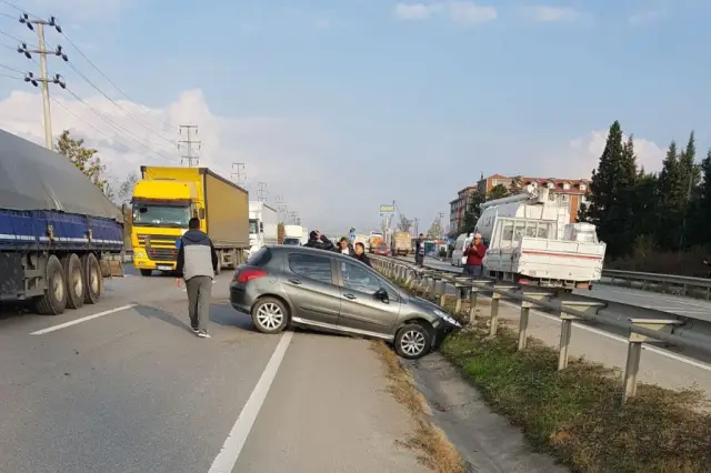 Köpeğe Çarpmamak İstedi Kaza Yaptı