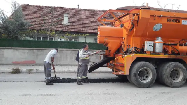 Yol bakım ve onarım çalışmalarına devam