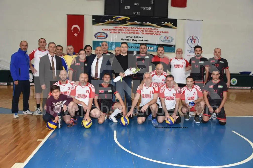 Haber: Hendek Esnaflar Kazanmayı Bildi - Öne Çıkan