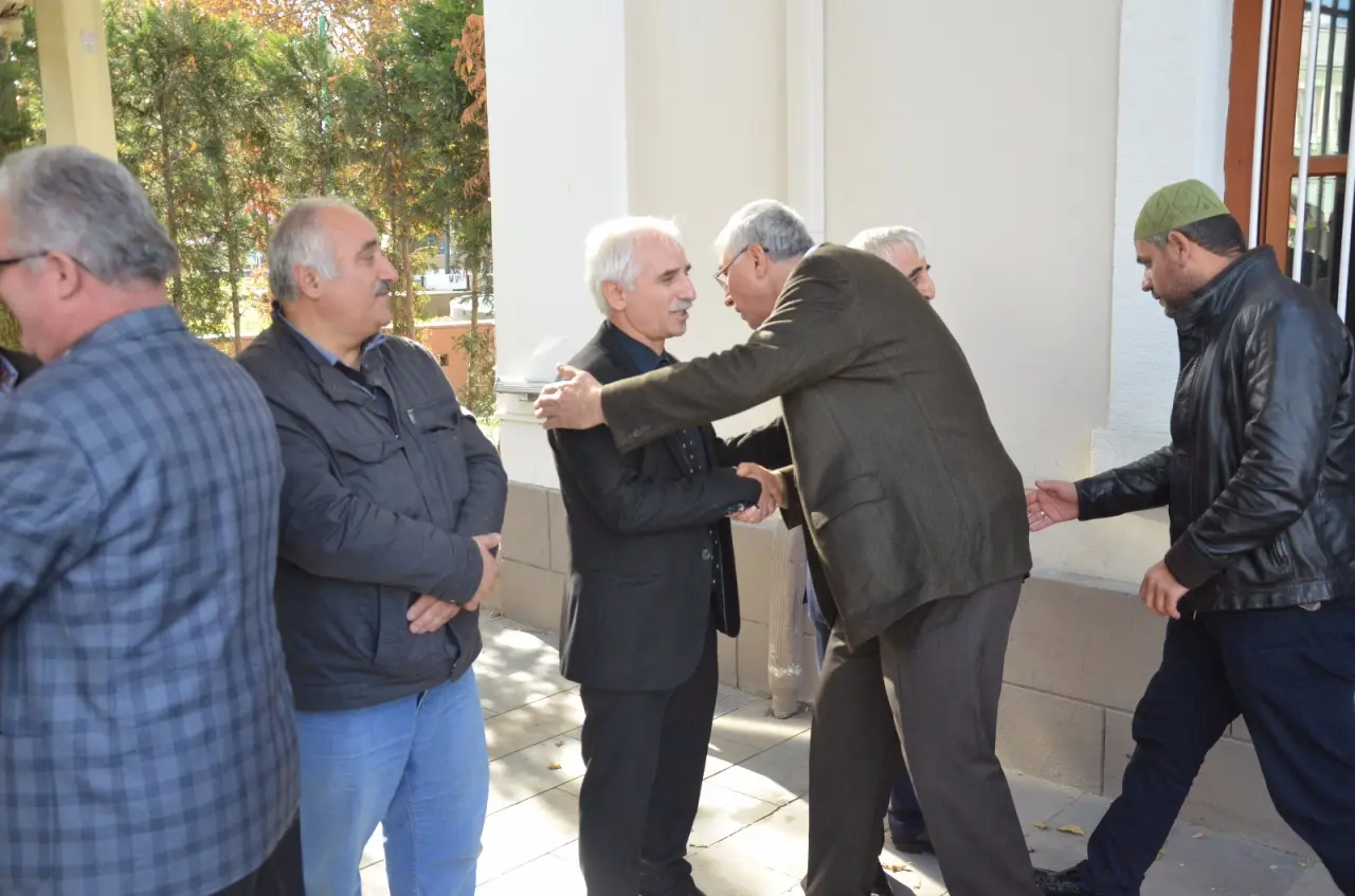 Haber: BAŞHEKİM AYDIN’IN ANNESİ SON YOLCULUĞUNA UĞURLANDI - Galeri-1