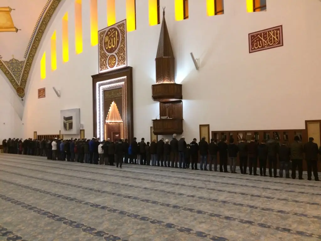 Haber: Lise Ve Ortaokul Öğrencileri Sabah Namazında Buluştu - Galeri-1