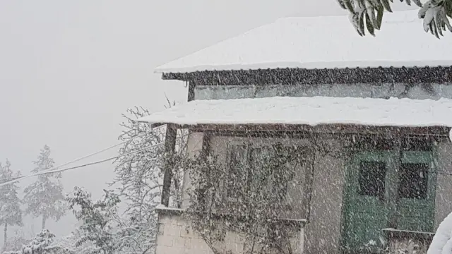 ZİRVEDE KAR KALINLIĞI 10 CM'E ULAŞTI