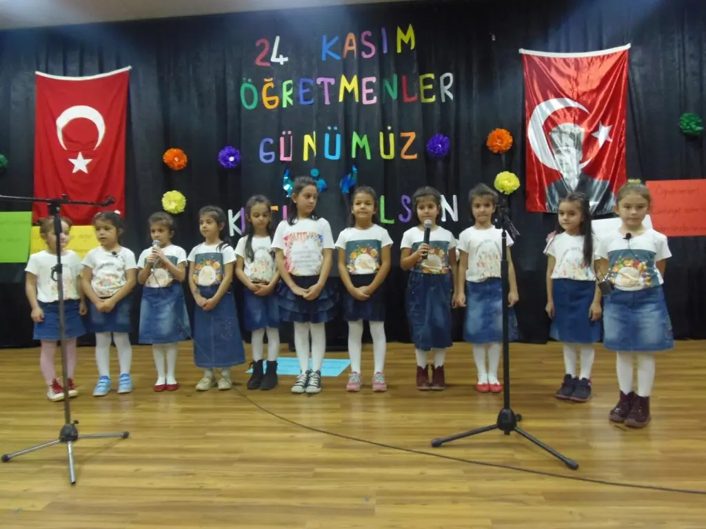 Haber: Hendek'te Öğretmenler Günü Çeşitli Etkinliklerle Kutlandı - Galeri-2