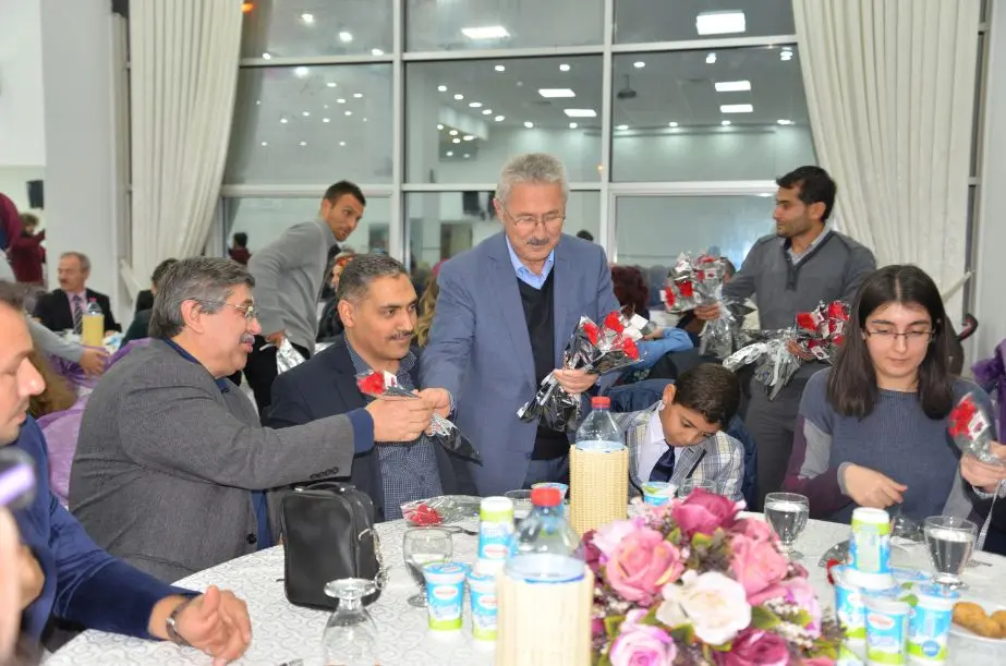 Haber: Öğretmenler Yemekte Buluştu - Galeri-3
