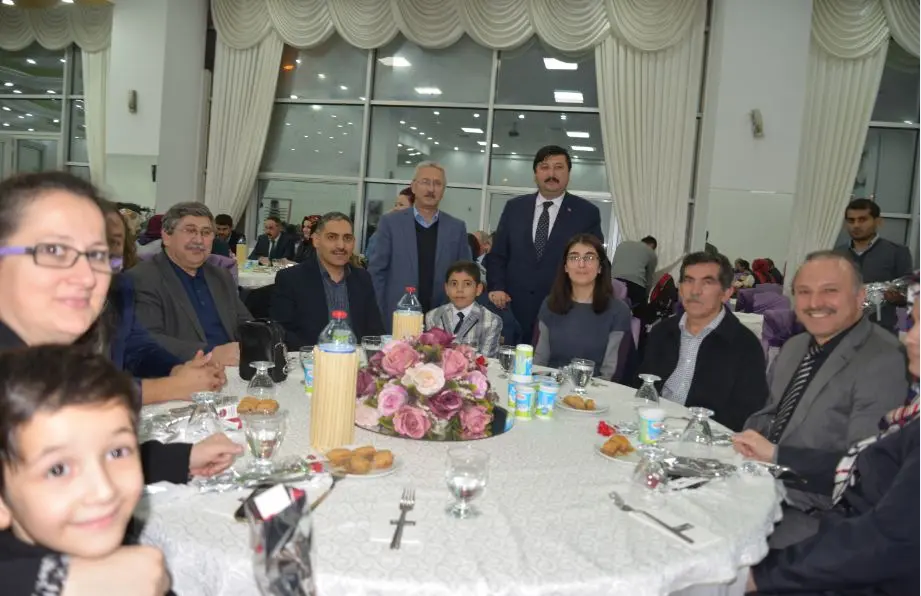 Haber: Öğretmenler Yemekte Buluştu - Galeri-2
