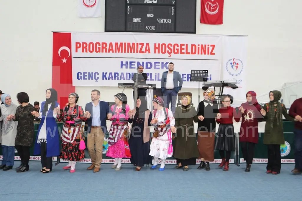 Haber: Genç Karadenizliler Gecede Coştu - Galeri-10