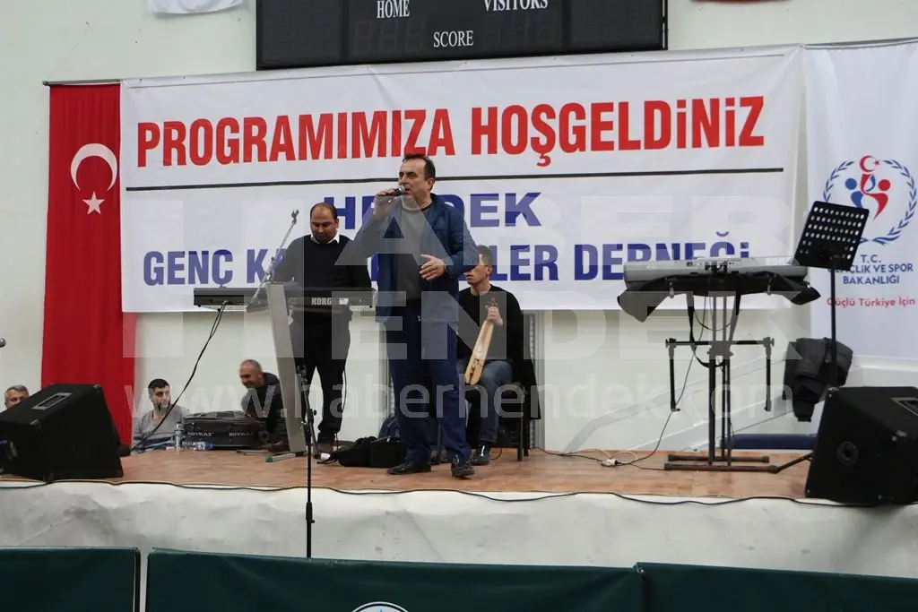 Haber: Genç Karadenizliler Gecede Coştu - Galeri-13