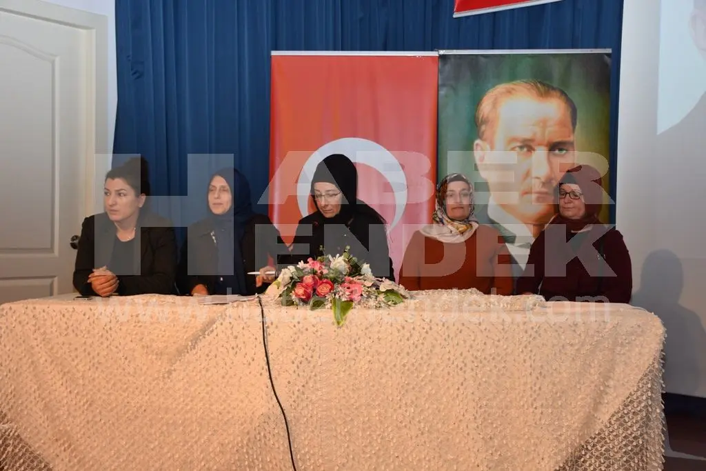 Haber: AK Parti Kadın Kollarında Yeni Başkan Yılkın Oldu - Galeri-2