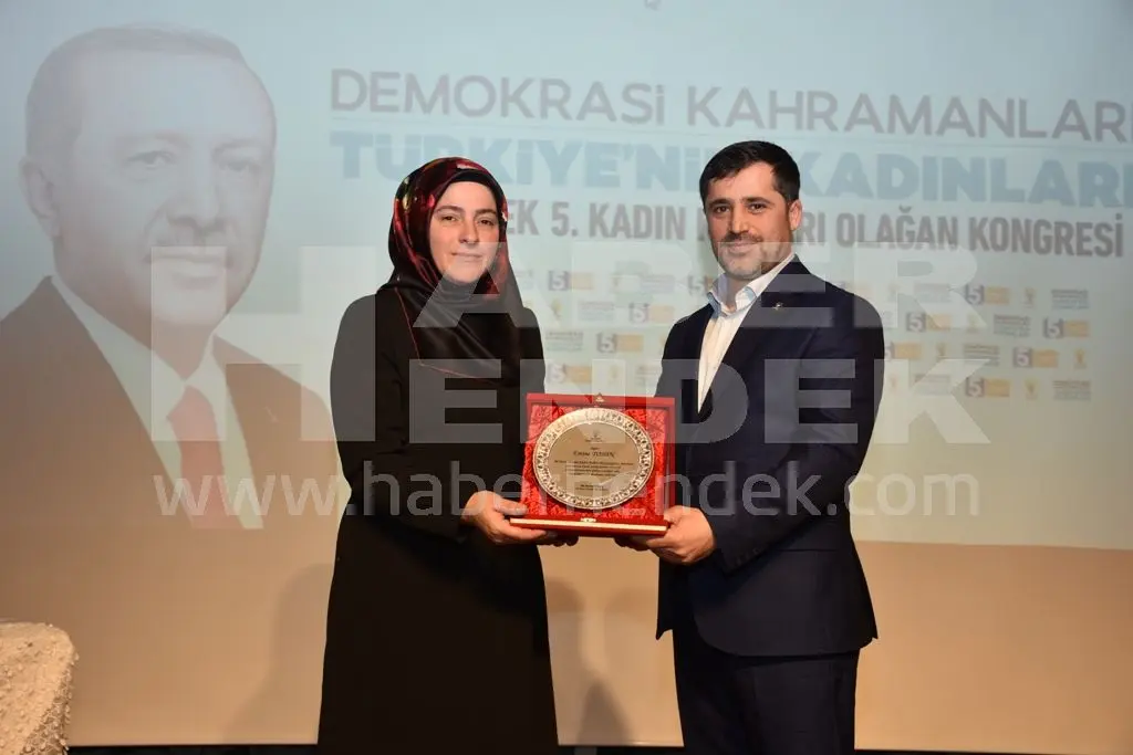 Haber: AK Parti Kadın Kollarında Yeni Başkan Yılkın Oldu - Galeri-4