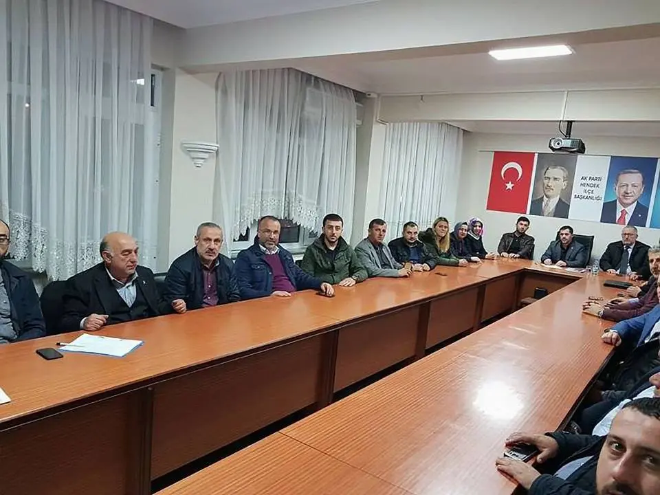 Haber: HENDEK AK PARTİ’DE GÖREV DAĞILIMI YAPILDI - Öne Çıkan