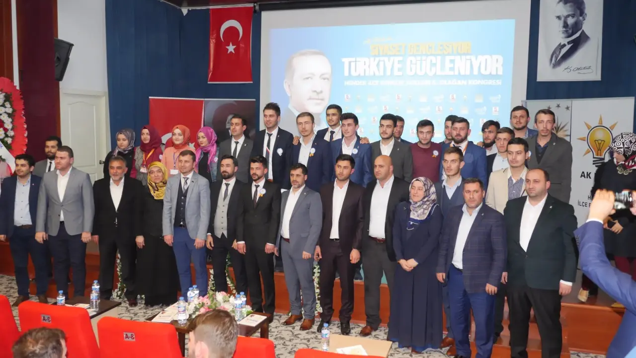 Haber: Ak Parti Hendek Gençliğinden Coşkulu Kongre - Öne Çıkan