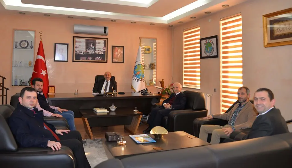 Haber: Püsküllü; Hendek’te eğitim hak ettiği noktaya gelmeli - Öne Çıkan
