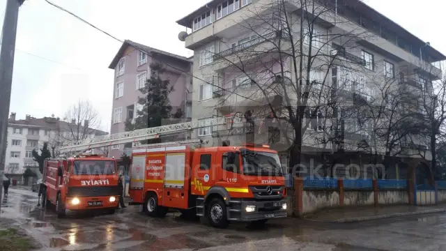 Balkonda Çıkan Yangın Büyümeden Söndürüldü