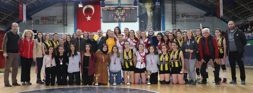 Haber: Yenimahalle Genç Kızlarda Filenin Şampiyonu - Öne Çıkan