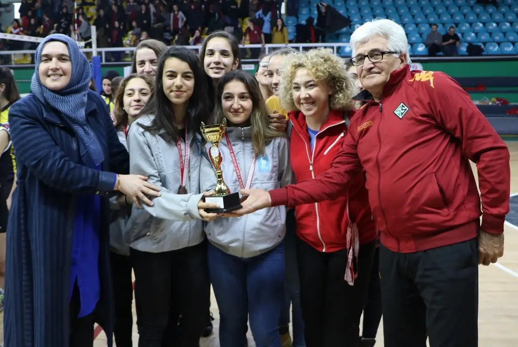 Haber: Yenimahalle Genç Kızlarda Filenin Şampiyonu - Galeri-1