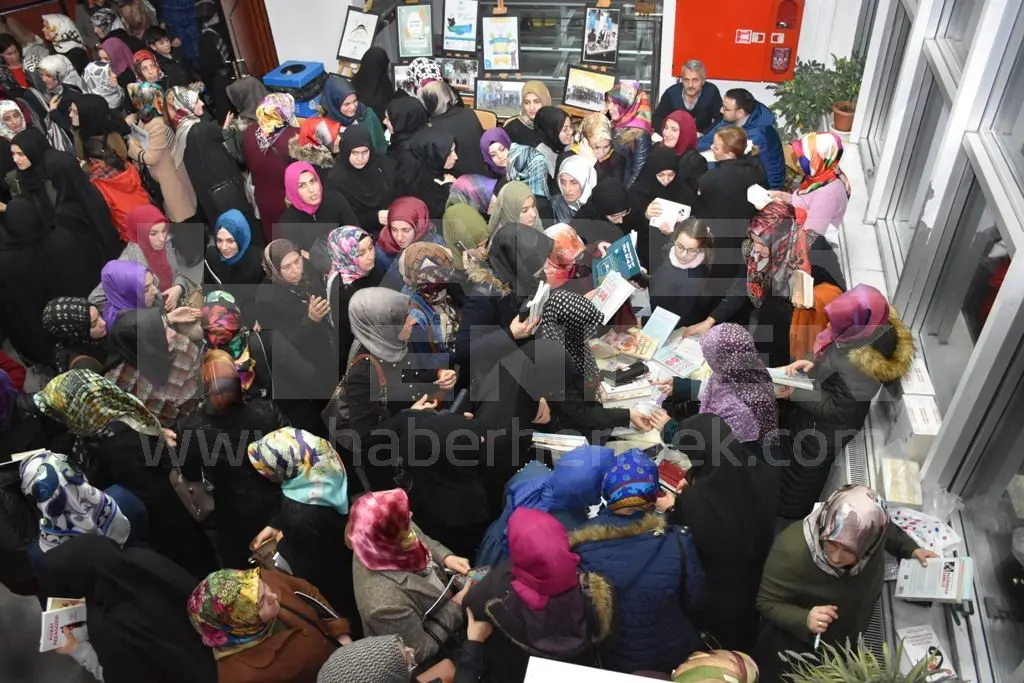 Haber: Yazar Tongar’a Büyük İlgi - Galeri-3