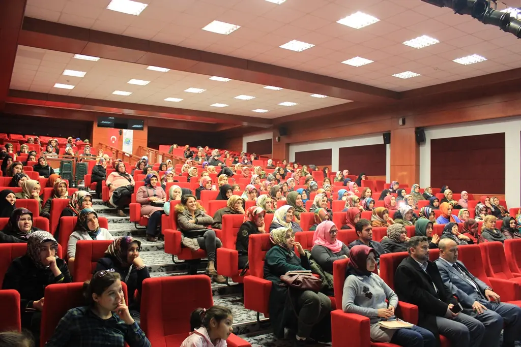 Haber: Veli Akademisinin Konuğu Kübra Tongar Oldu - Galeri-1