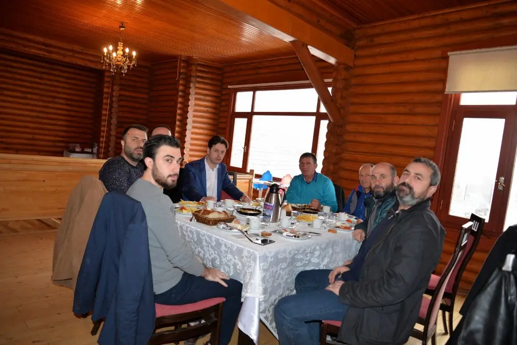 Haber: Belediye Başkanı Püsküllü Müteahhitlerle Bir Araya Geldi - Galeri-3
