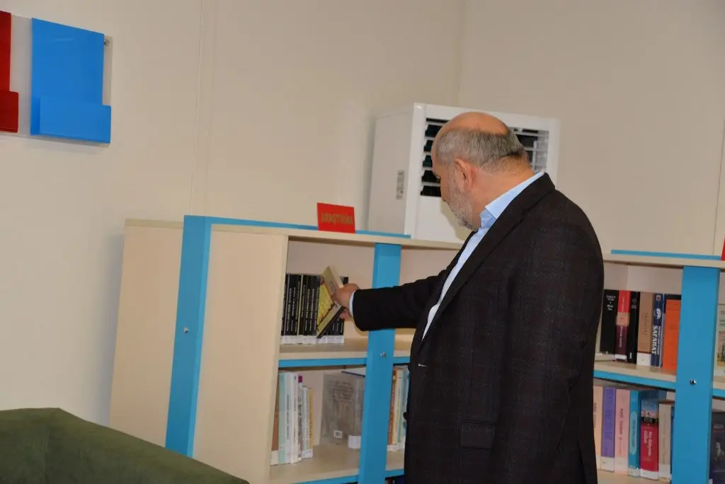 Haber: Atike Hanım Anadolu Lisesine Yeni Kütüphane - Galeri-4