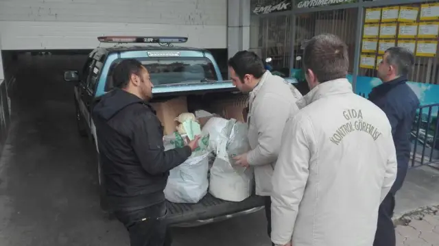 Zabıta Seyyar Satıcılara Göz Açtırmıyor