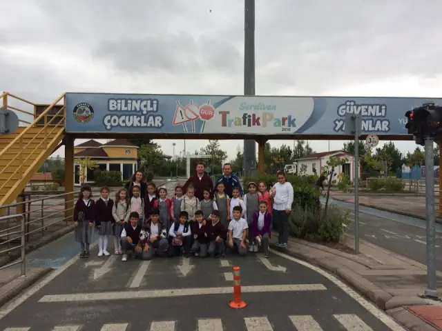Uzuncaorman Murat Nişancı İlkokulunda Erken Karne Hediyesi