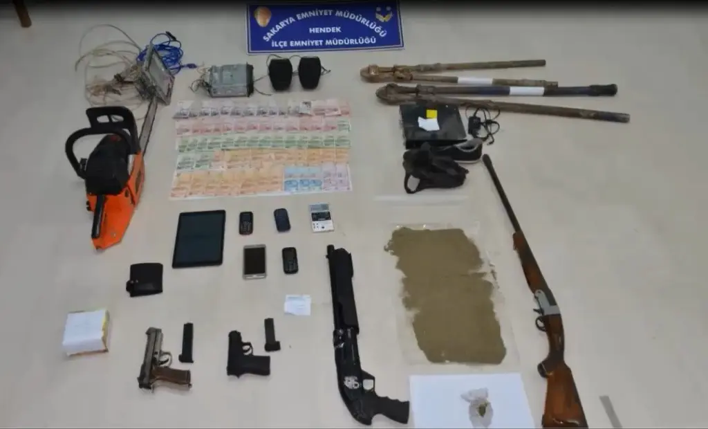 Haber: Hendek’te Polis ve Jandarma’dan Eş Zamanlı Operasyon - Galeri-1