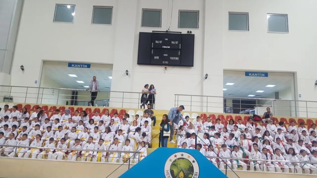 Haber: Hendek Karate Takımı Kuşak Yükseltti - Galeri-1